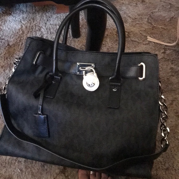 Michael Kors Handbags - Michael Kors Hamilton Bag